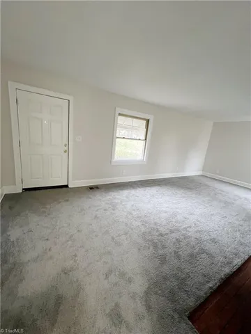 $1,275 | 1407 Oak Street, Greensboro, NC 27403