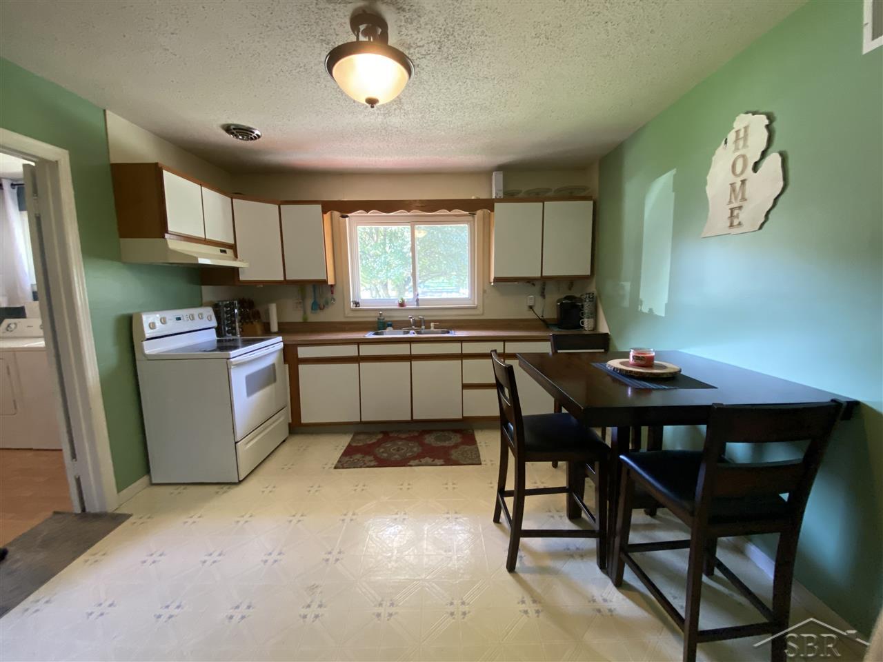 2850 Midland Road Saginaw, MI 48603 - Photo 8 of 25 50023352-7.JPG
