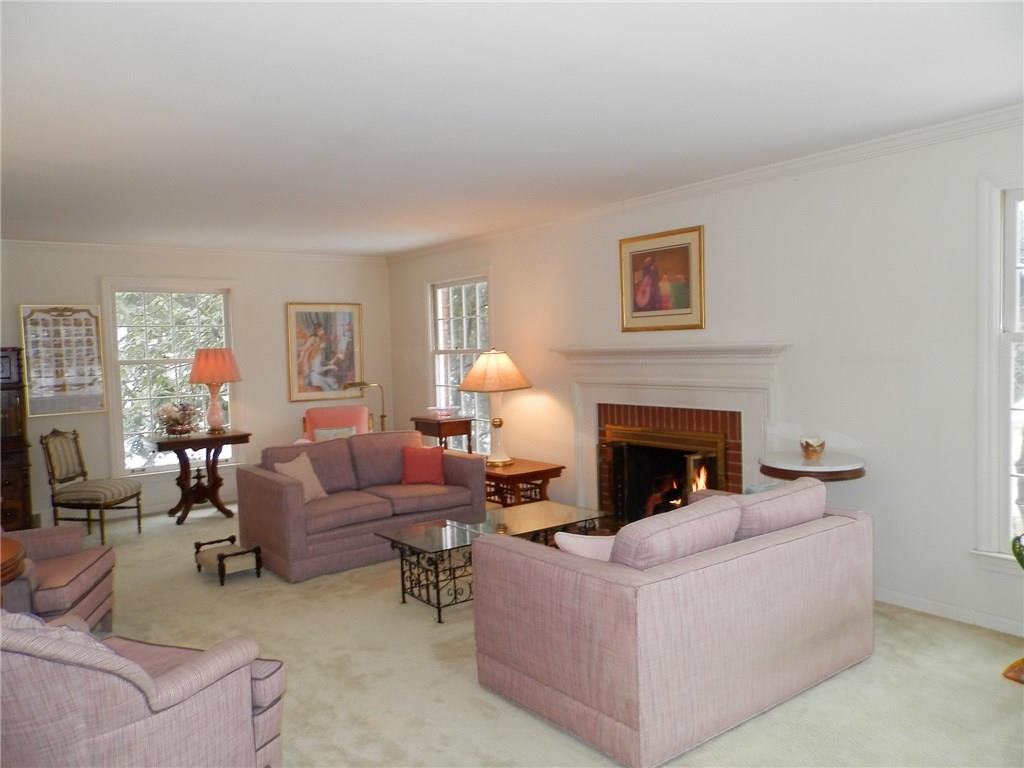 311 Wildberry Road Fox Chapel, PA 15238 - Photo 4 of 18 Gallery Image 4