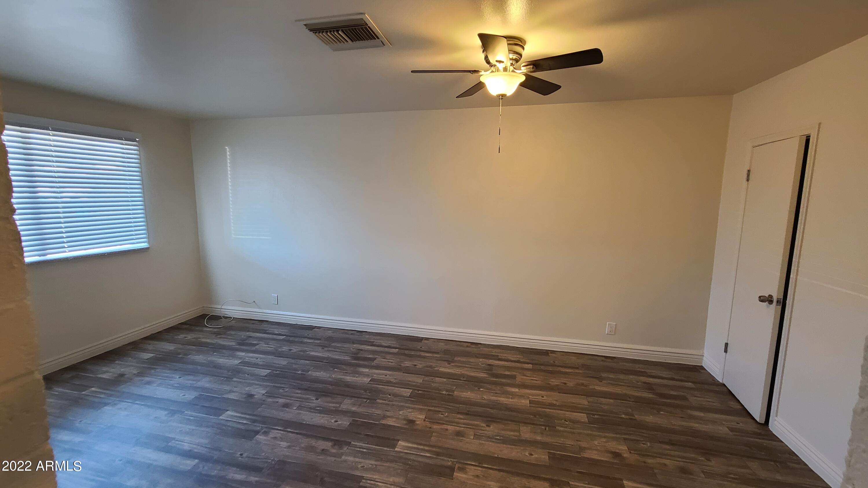 2043 West Pecan Road Phoenix, AZ 85041 - Photo 11 of 21 20220126_153018