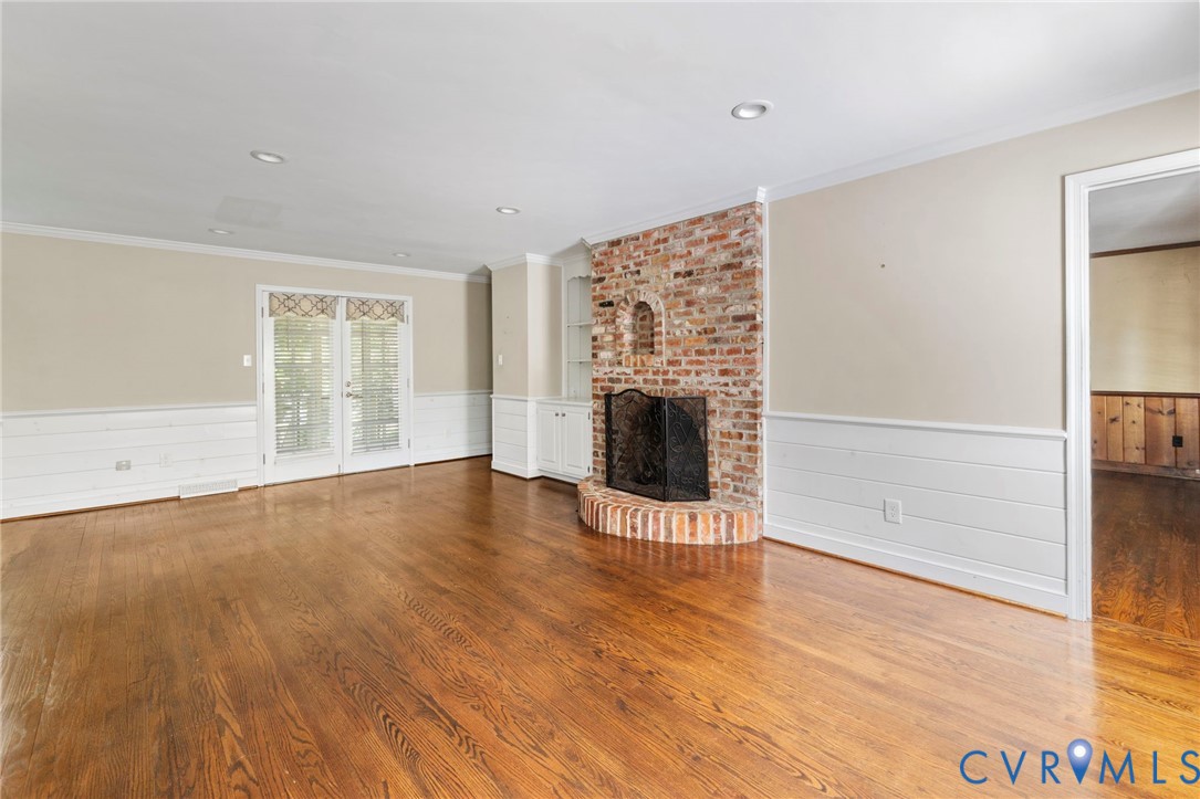 11520 Ivywood Road Chester, VA 23831 - Photo 12 of 35 Cozy family room with Brick surround gas log FP. F