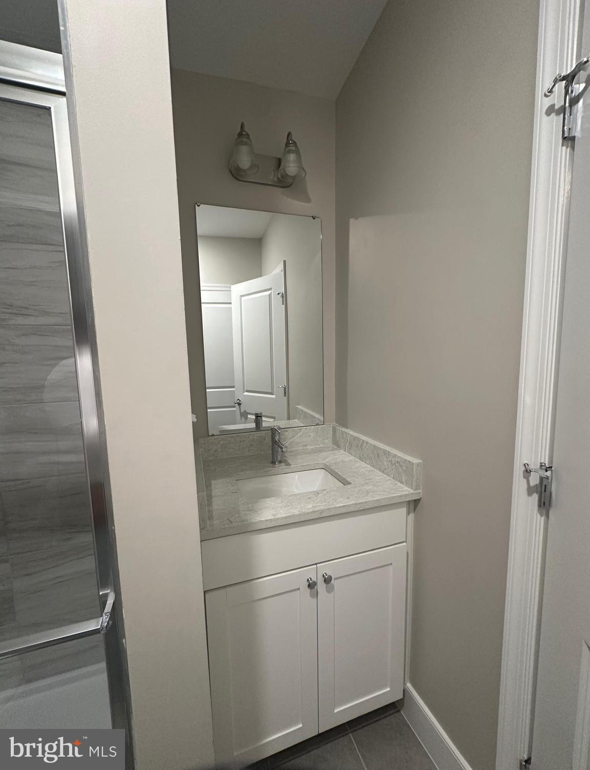 532 Pontiac Avenue Baltimore, MD 21225 - Photo 10 of 16 Bath