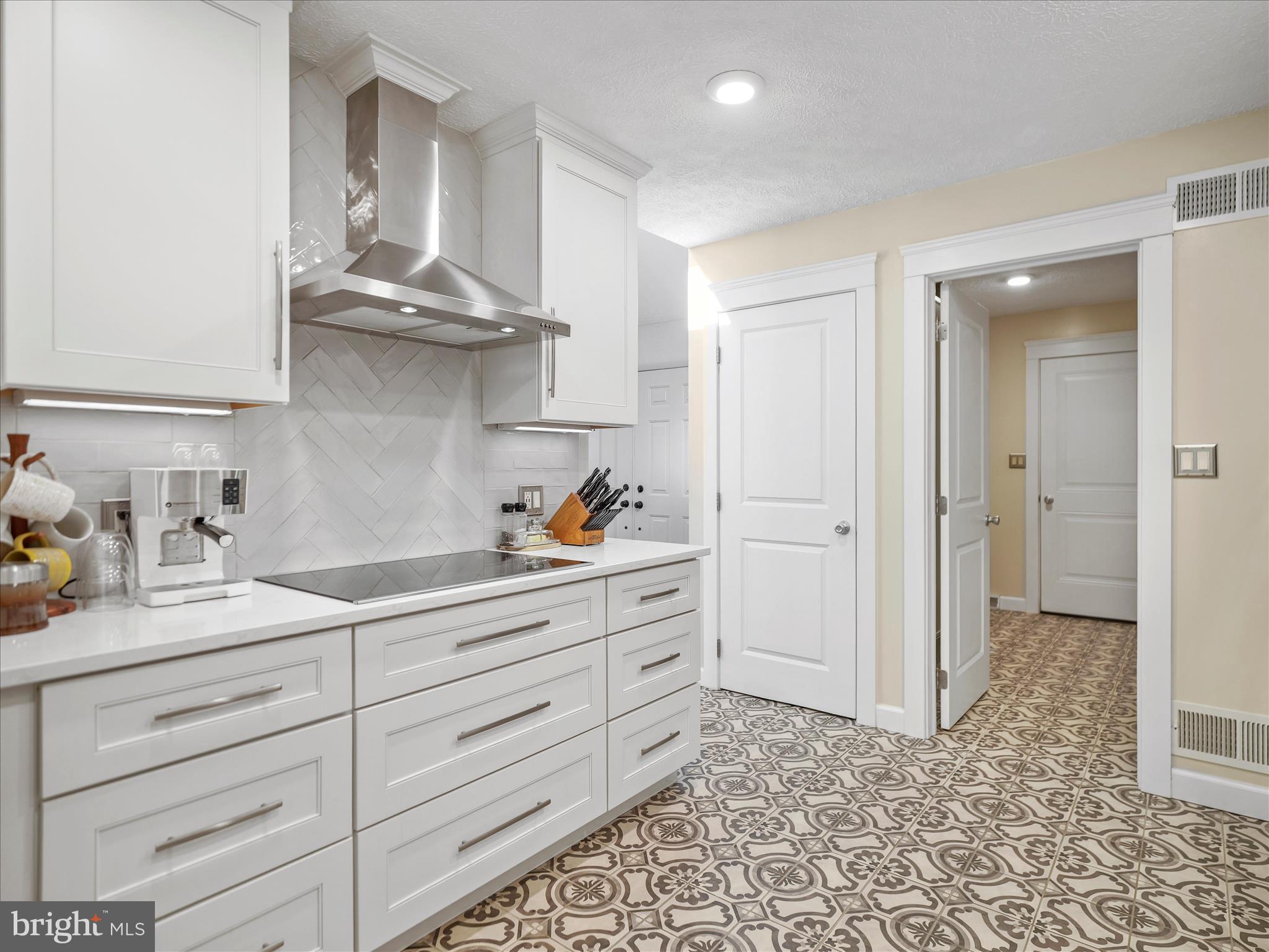 3522 Scotland Road Chambersburg, PA 17202 - Photo 12 of 32 Subway tile backsplash with stainless hood!
