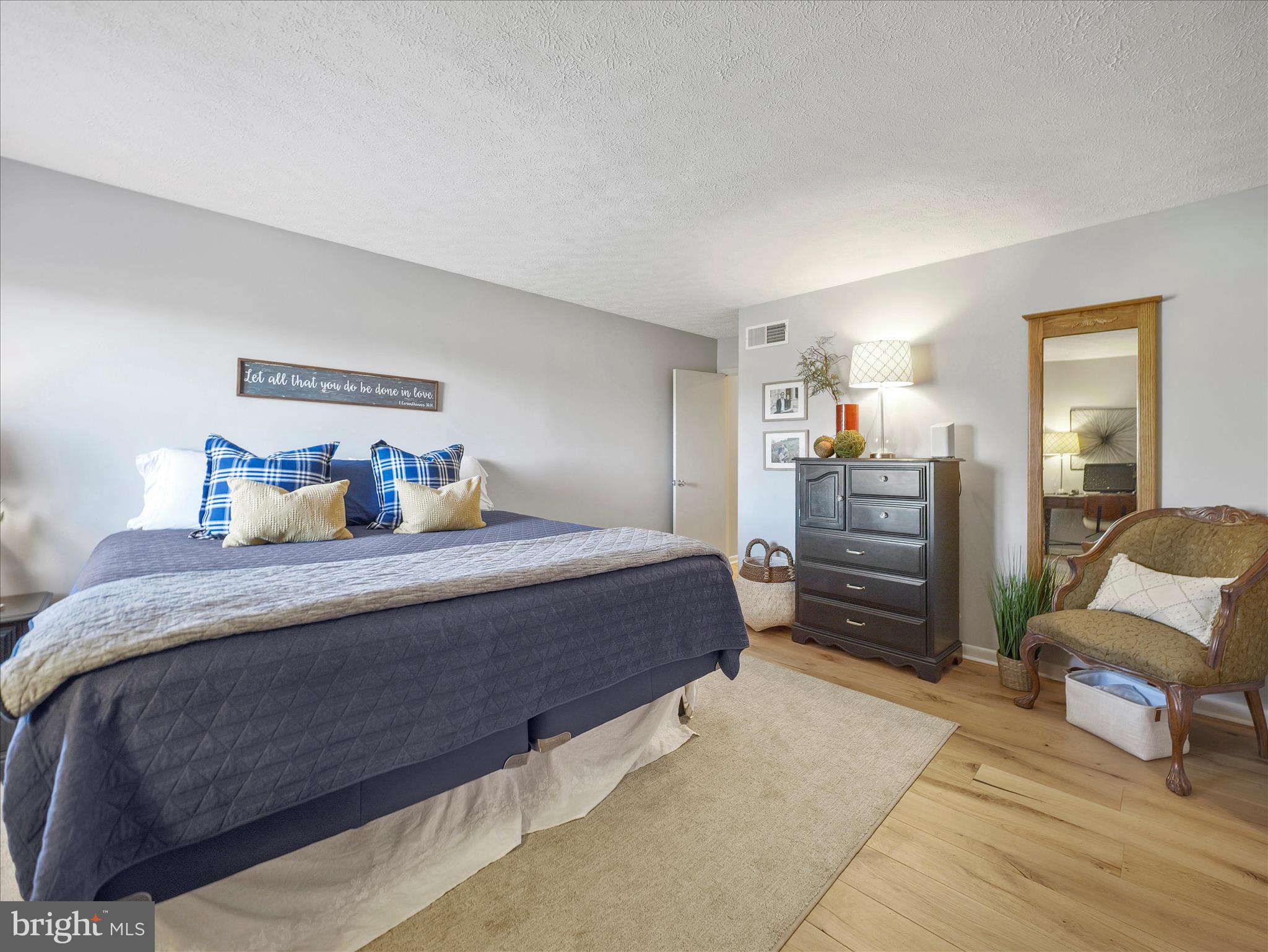 3522 Scotland Road Chambersburg, PA 17202 - Photo 21 of 32 Spacious guest room has white oak floors!