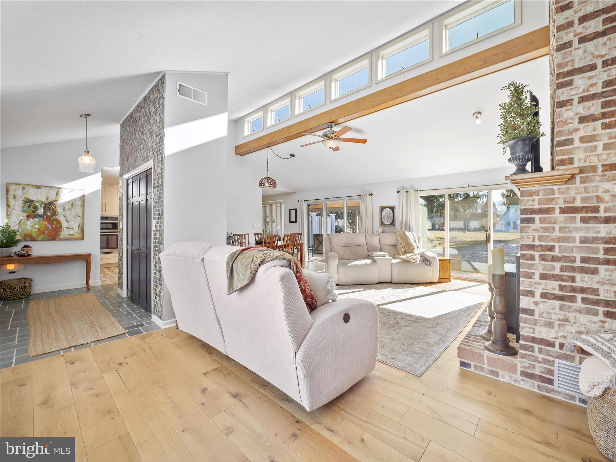 3522 Scotland Road Chambersburg, PA 17202 - Photo 8 of 32 Check out those windows at the cathedral ceiling!