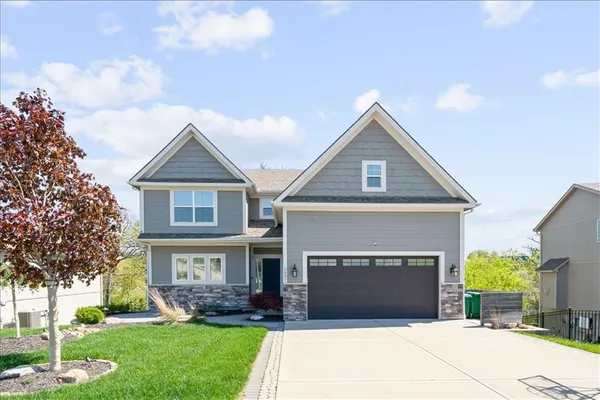$499,950 | 5037 Northwest Timberline Drive, Riverside, MO 64150