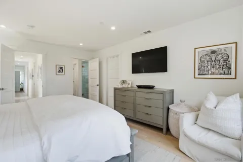 $2,949,999 | 835 Beryl Street, San Diego, CA 92109
