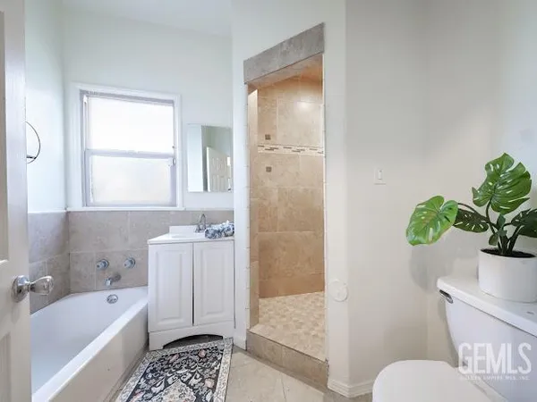 $233,900 | Undisclosed Address, Bakersfield, CA 93308