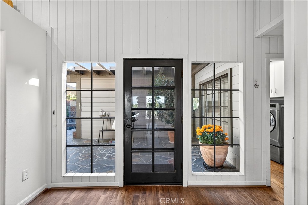 30 Nuevo, Unit 15 Irvine, CA 92612 - Photo 8 of 69 a view of a interior of the house