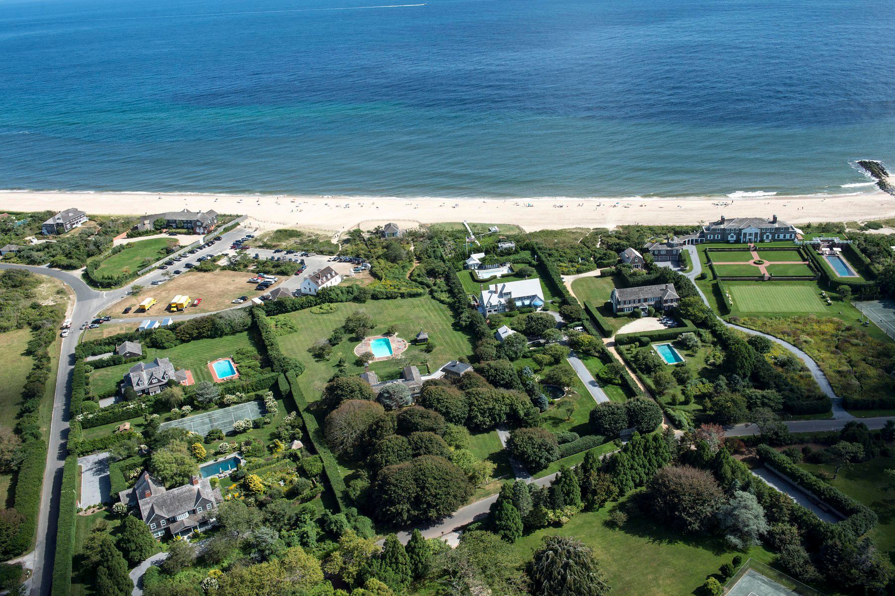 7 West End Road East Hampton, NY 11937 - Photo 2 of 3