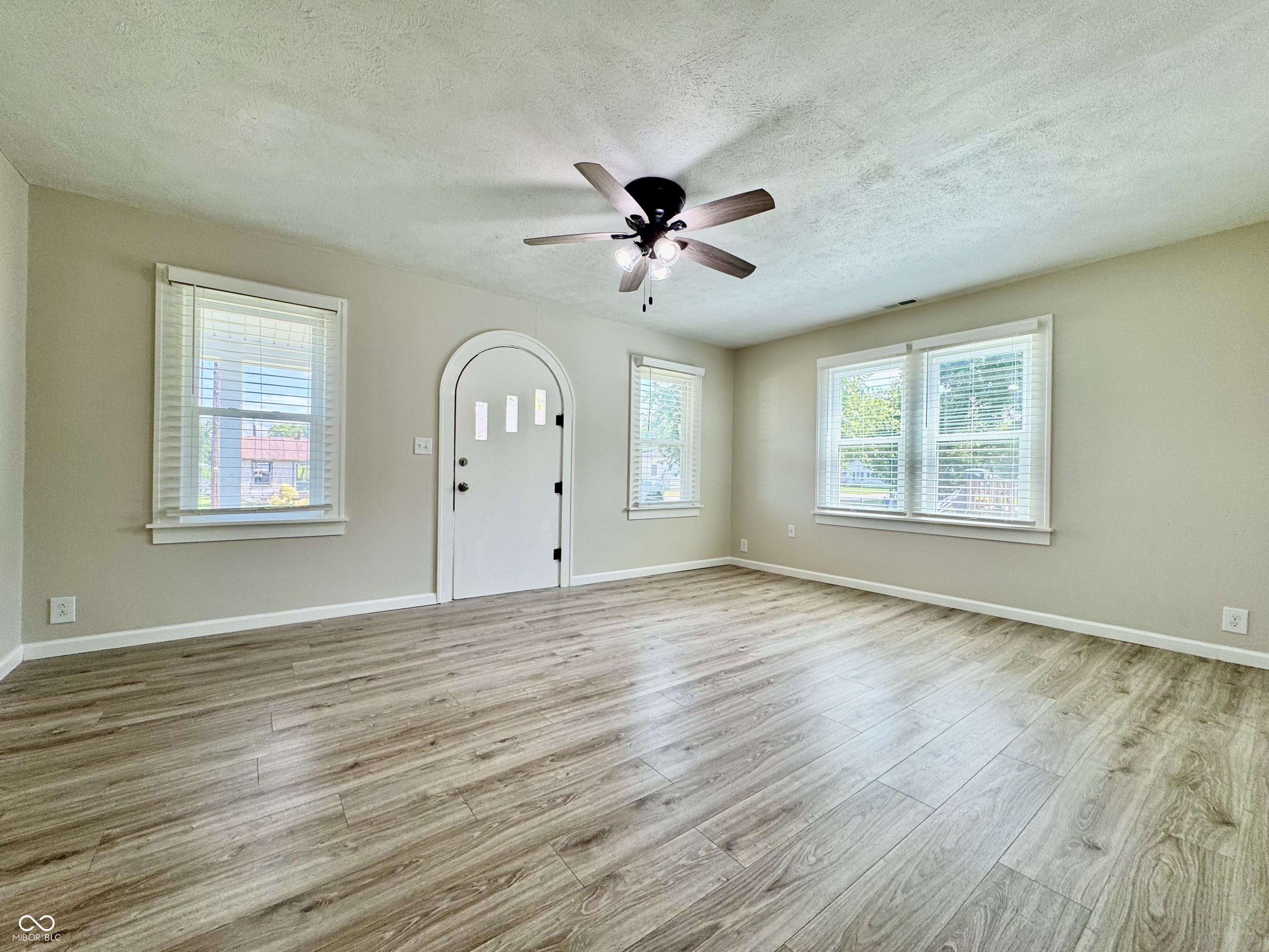 476 North Meridian Street Scottsburg, IN 47170 - Photo 4 of 21