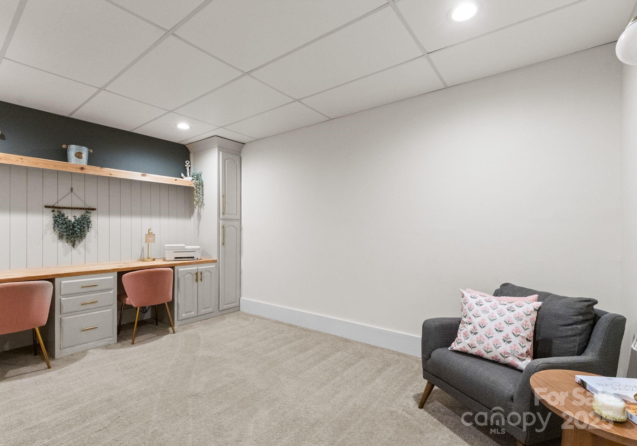 2550 Green Point Court Denver, NC 28037 - Photo 27 of 42 a living room with furniture