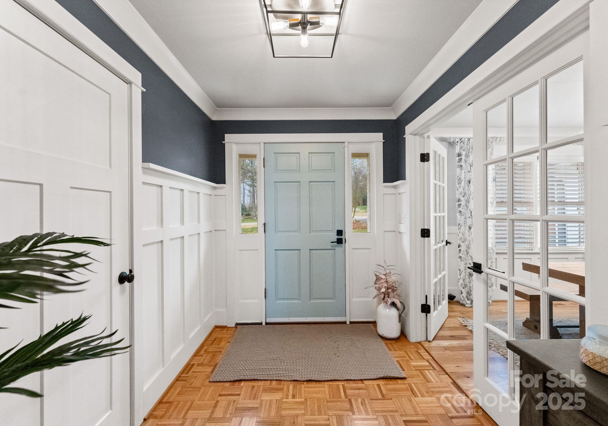 2550 Green Point Court Denver, NC 28037 - Photo 3 of 42 a view of a hallway with a livingroom