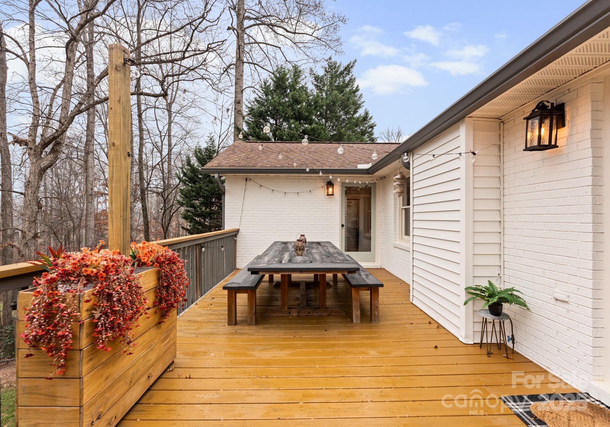 2550 Green Point Court Denver, NC 28037 - Photo 34 of 42 a balcony with furniture and a potted plant