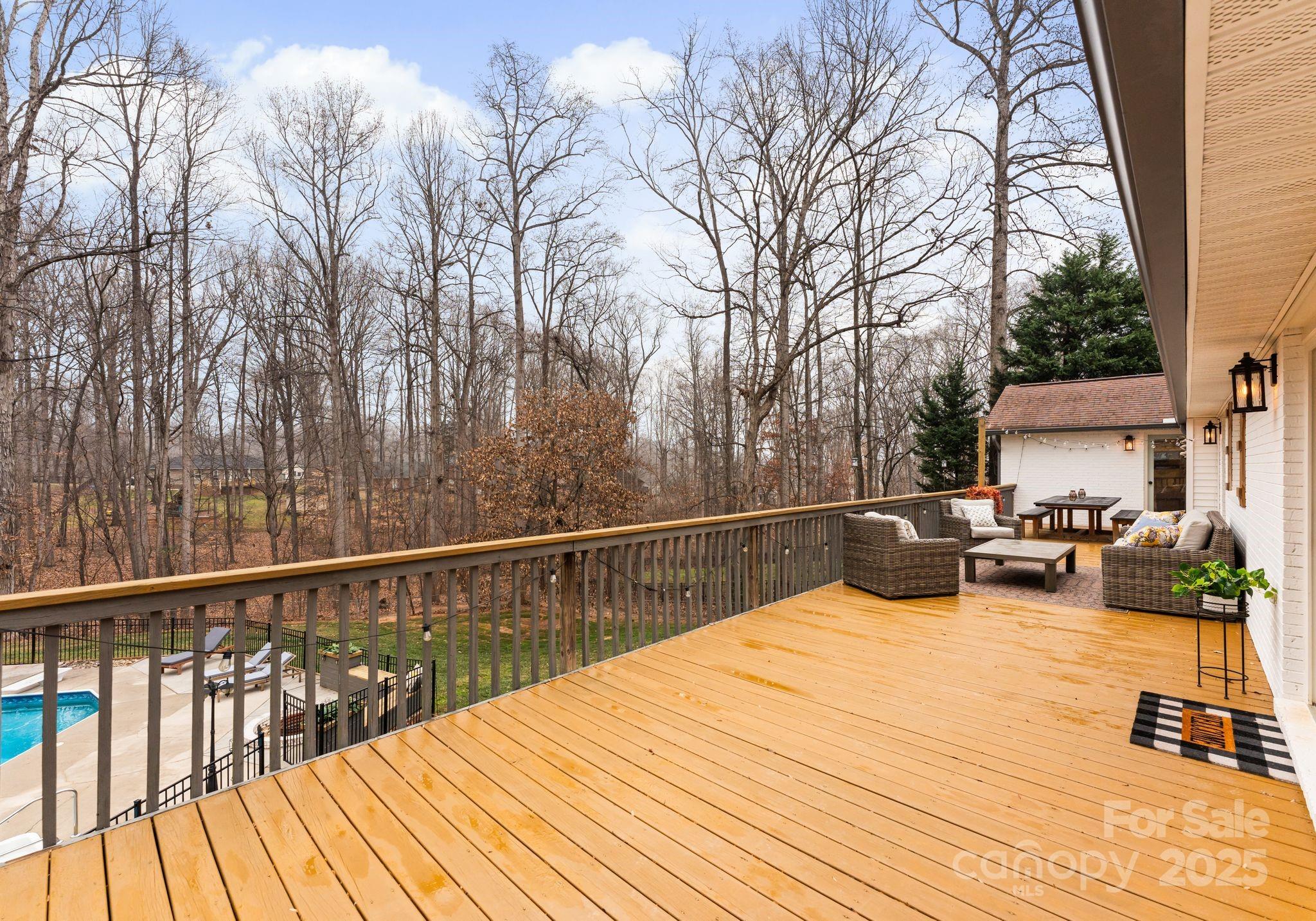 2550 Green Point Court Denver, NC 28037 - Photo 35 of 42 a view of a balcony with chairs