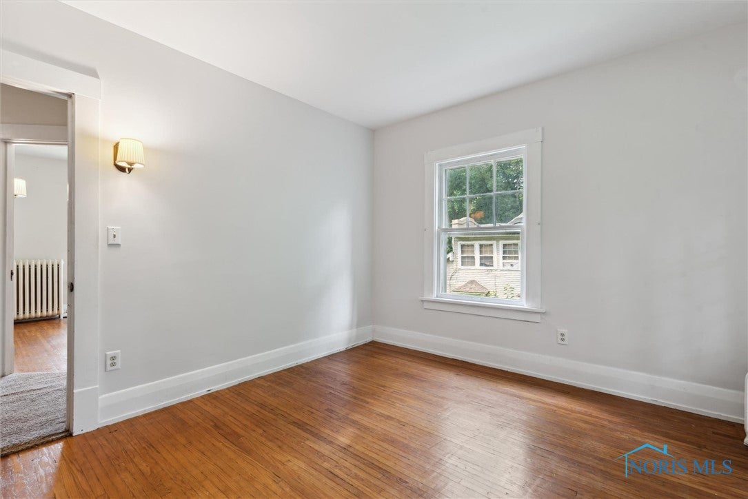 1673 Watova Road Toledo, OH 43614 - Photo 26 of 37 Upper Bed 3