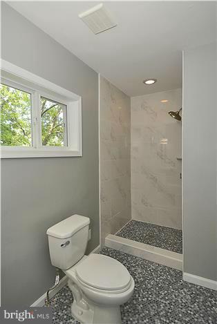 8408 Galveston Road Silver Spring, MD 20910 - Photo 13 of 14 Bath