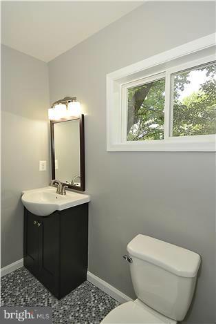 8408 Galveston Road Silver Spring, MD 20910 - Photo 14 of 14 Bath