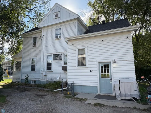 $289,000 | 611 9th Avenue North, Fargo, ND 58102
