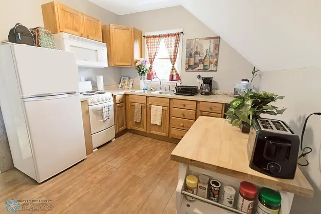 $289,000 | 611 9th Avenue North, Fargo, ND 58102