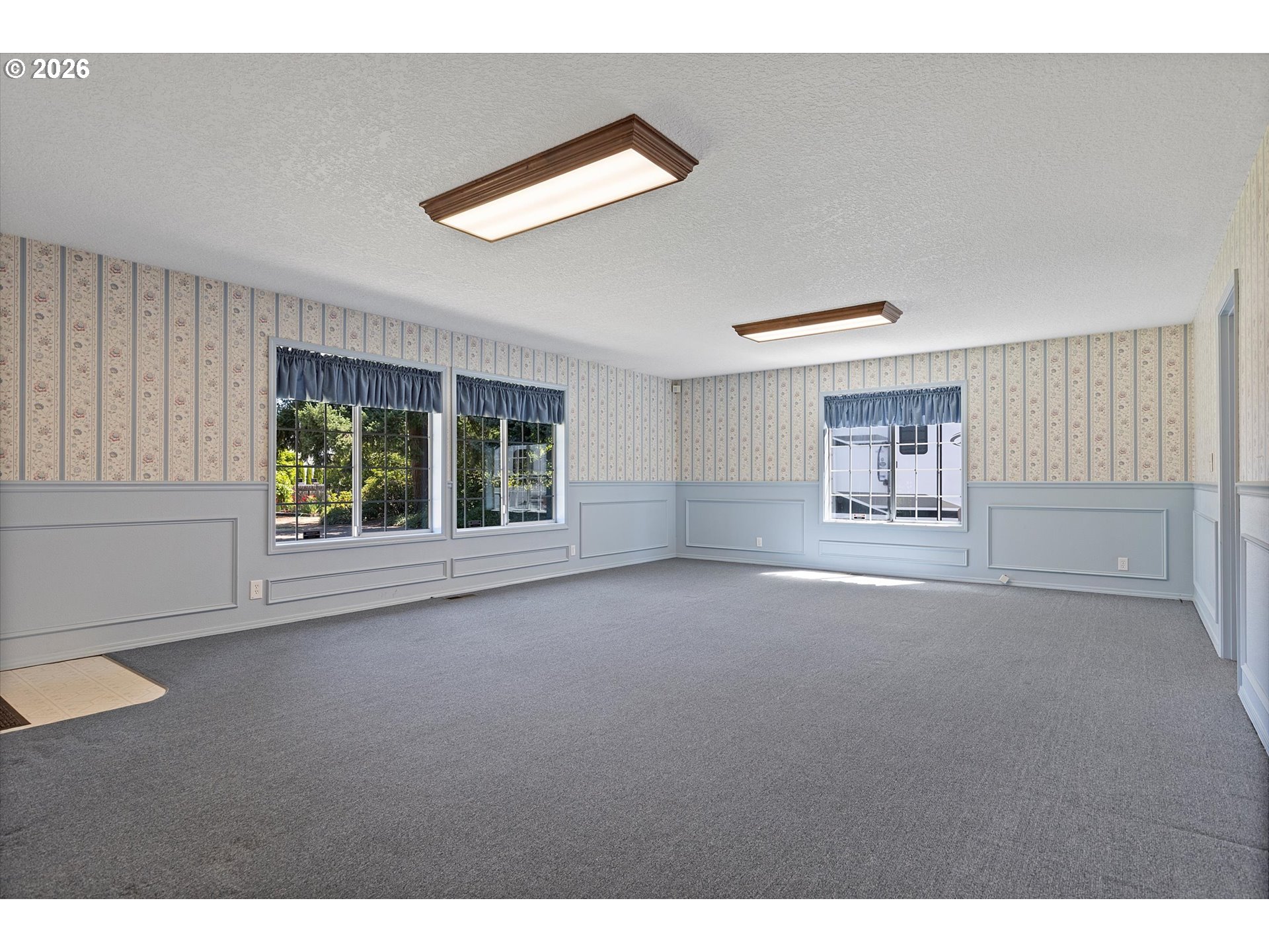 339 Northeast South Shore Road Portland, OR 97211 - Photo 14 of 48 Gallery Image 14