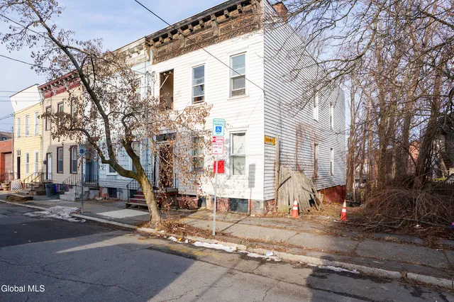 $89,900 | 189 Elk Street, Albany, NY 12210