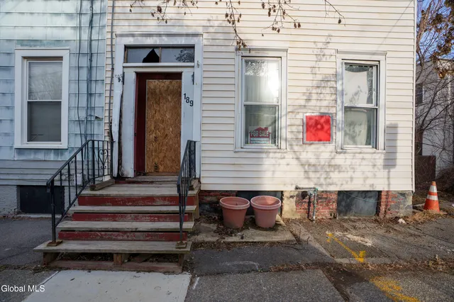 $89,900 | 189 Elk Street, Albany, NY 12210