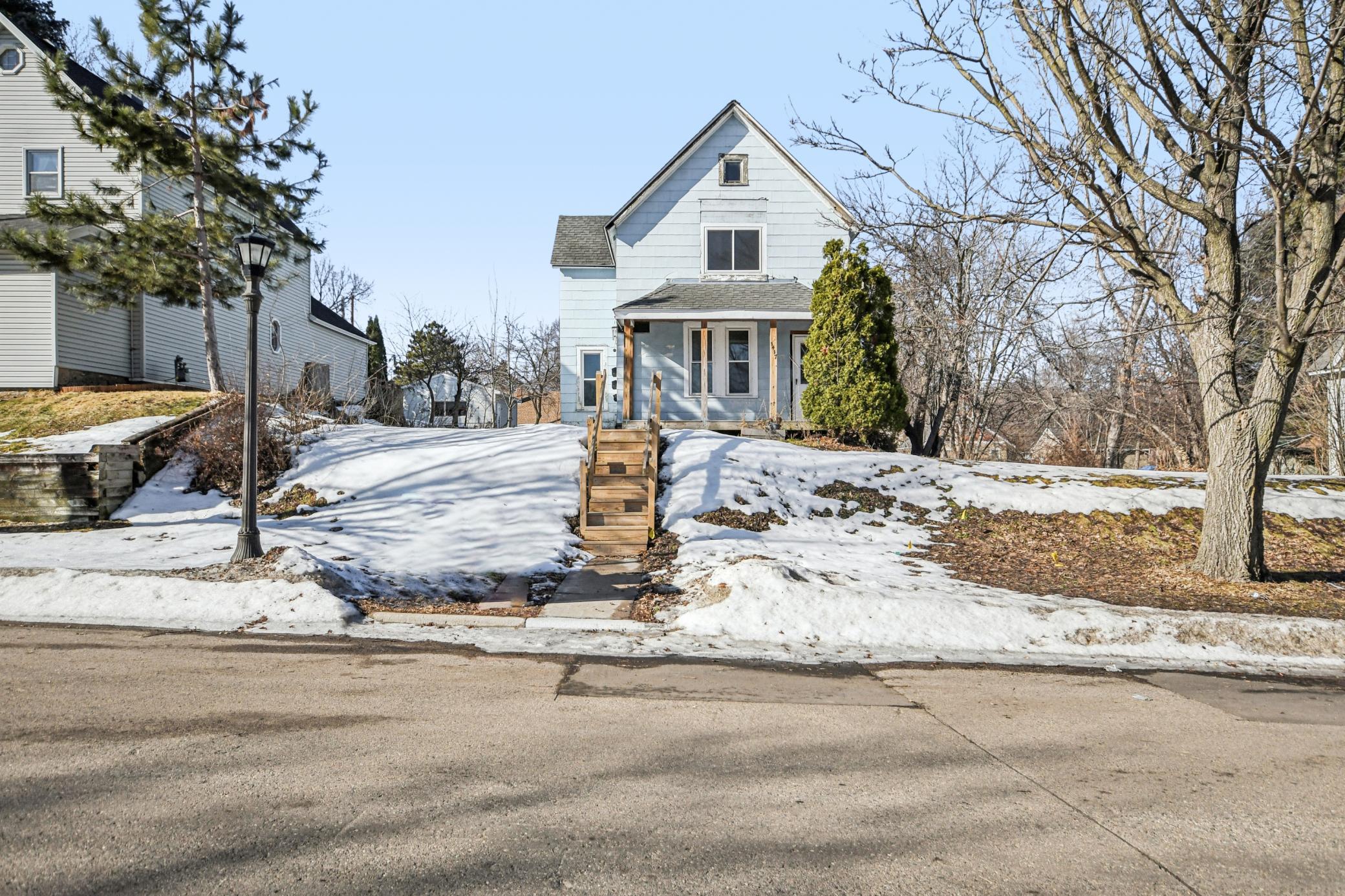 1417 Marion Street St. Paul, MN 55117 - Photo 1 of 46