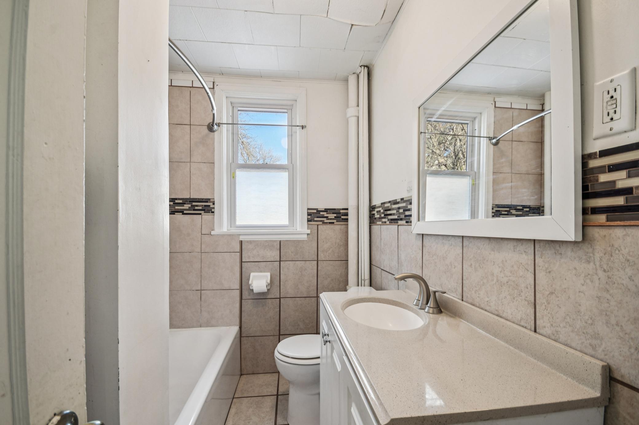 1417 Marion Street St. Paul, MN 55117 - Photo 11 of 46