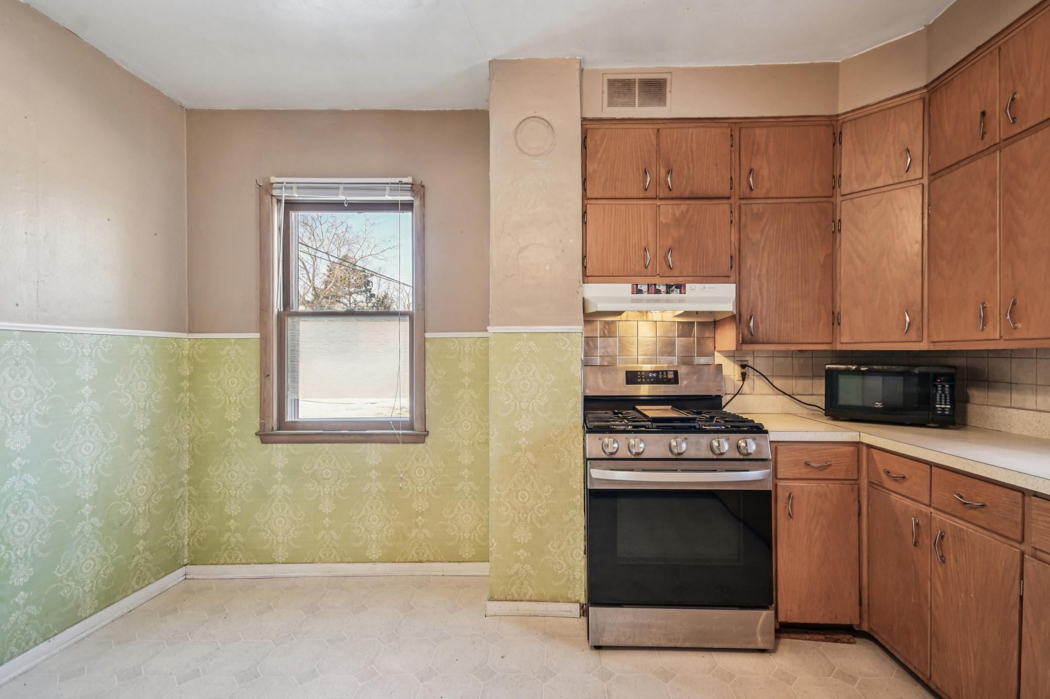 1417 Marion Street St. Paul, MN 55117 - Photo 14 of 46