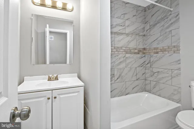 $1,650 | 1346 North Carey Street, Baltimore, MD 21217