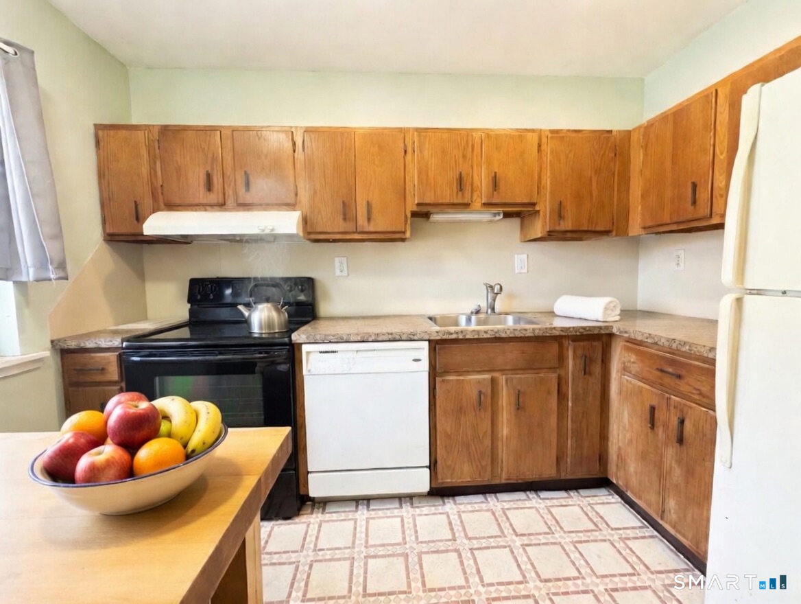 525 Asbury Ridge, Unit 525 Shelton, CT 06484 - Photo 6 of 23