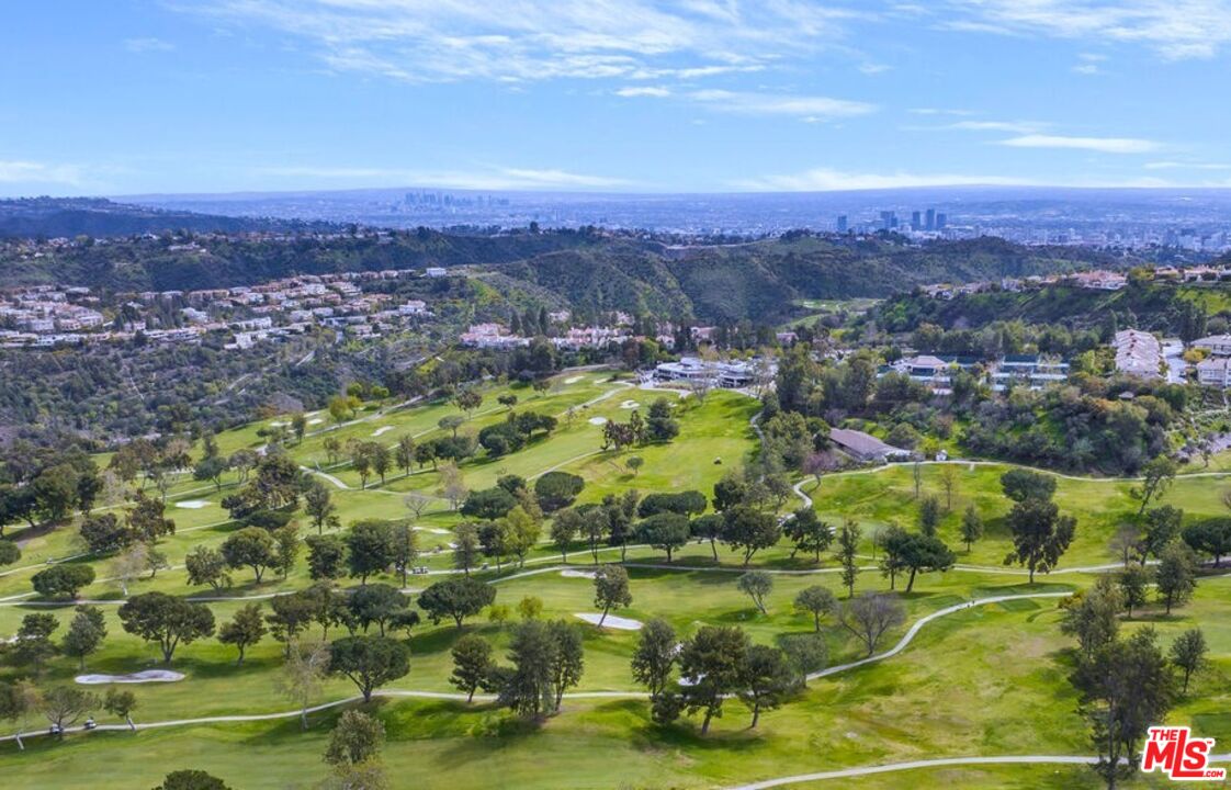 2286 Canyonback Road Los Angeles, CA 90049 - Photo 40 of 40 a view of a city