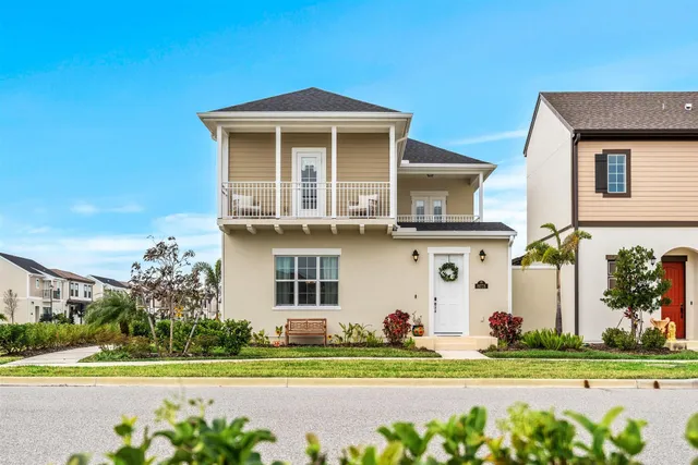 a house view with a backyard space