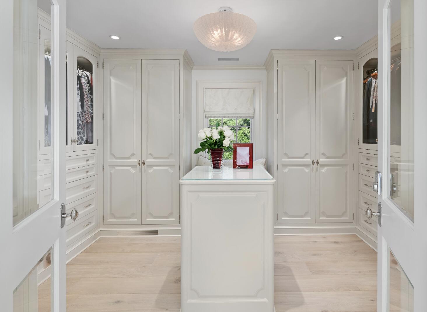 1024 Smith Ridge Road New Canaan, CT 06840 - Photo 22 of 40 a bathroom with a shower