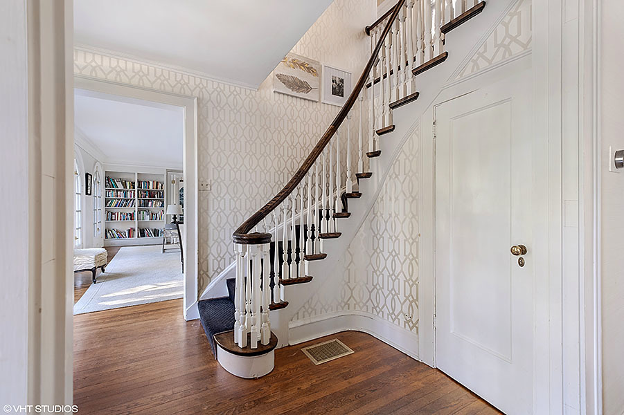 480 Sheridan Road Winnetka, IL 60093 - Photo 3 of 29 a view of entryway and hall with wooden floor