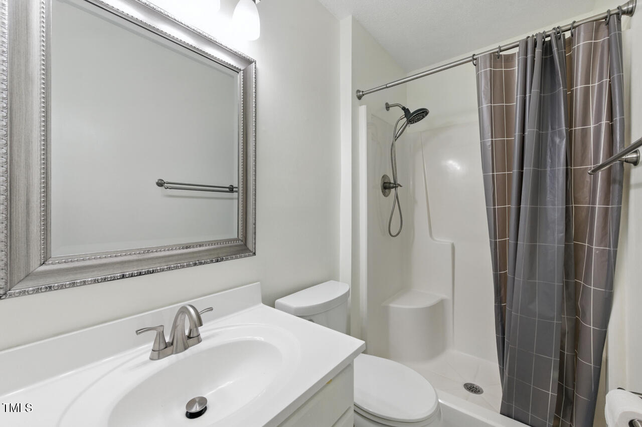 53 Willow Bridge Drive Durham, NC 27707 - Photo 22 of 37 Upstairs - Primary Bath