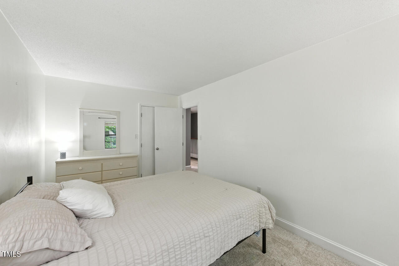 53 Willow Bridge Drive Durham, NC 27707 - Photo 25 of 37 Upstairs - Guest Bed 1