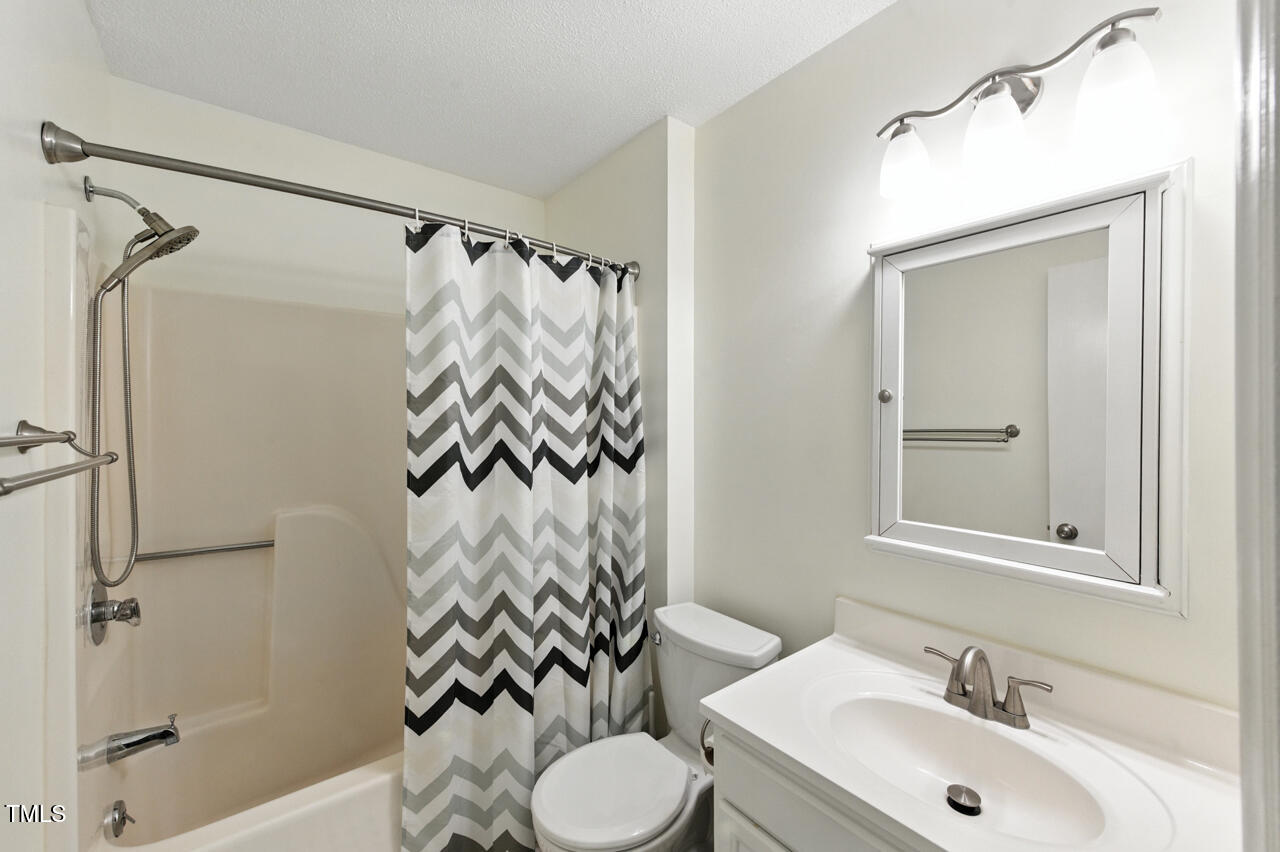 53 Willow Bridge Drive Durham, NC 27707 - Photo 28 of 37 Upstairs - Hall Bath