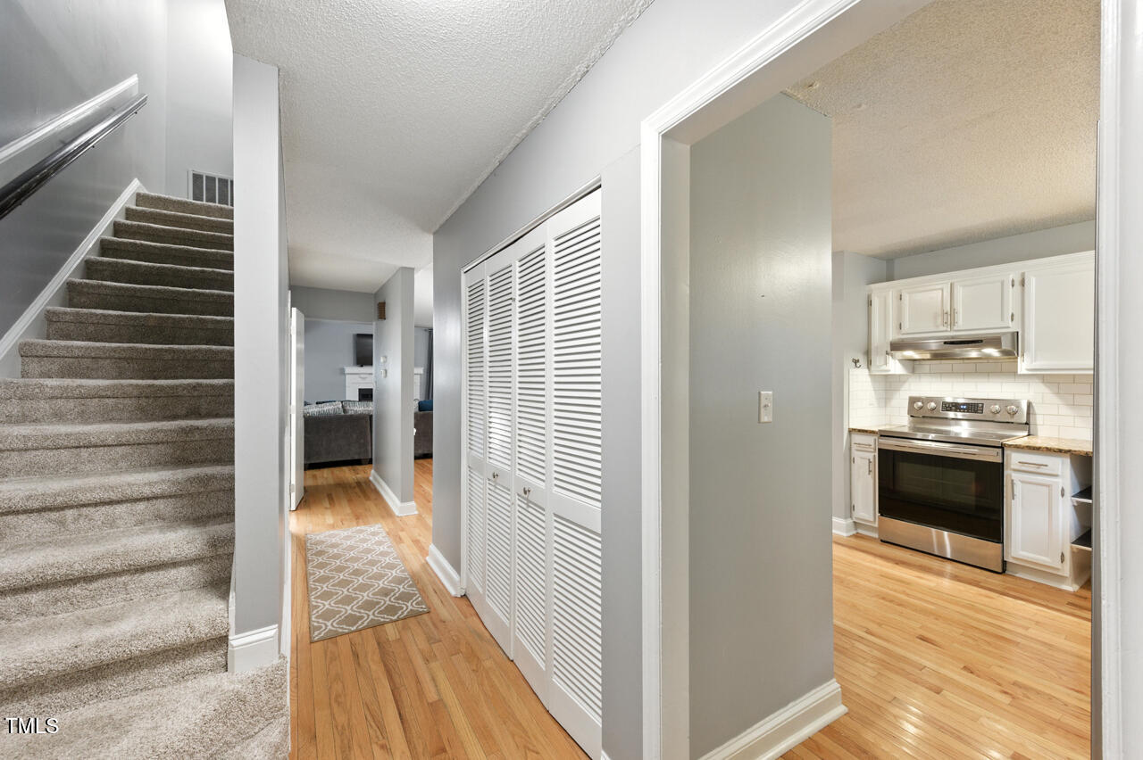 53 Willow Bridge Drive Durham, NC 27707 - Photo 4 of 37 Main - Entry Foyer