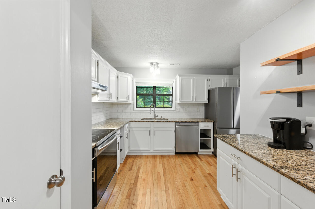 53 Willow Bridge Drive Durham, NC 27707 - Photo 6 of 37 Main - Kitchen