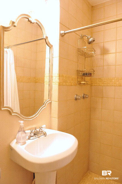 7346 Cook Road Foley, AL 36535 - Photo 11 of 36 Guest Bathroom