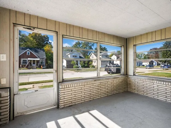 $160,000 | 25616 Hoffmeyer Street, Roseville, MI 48066