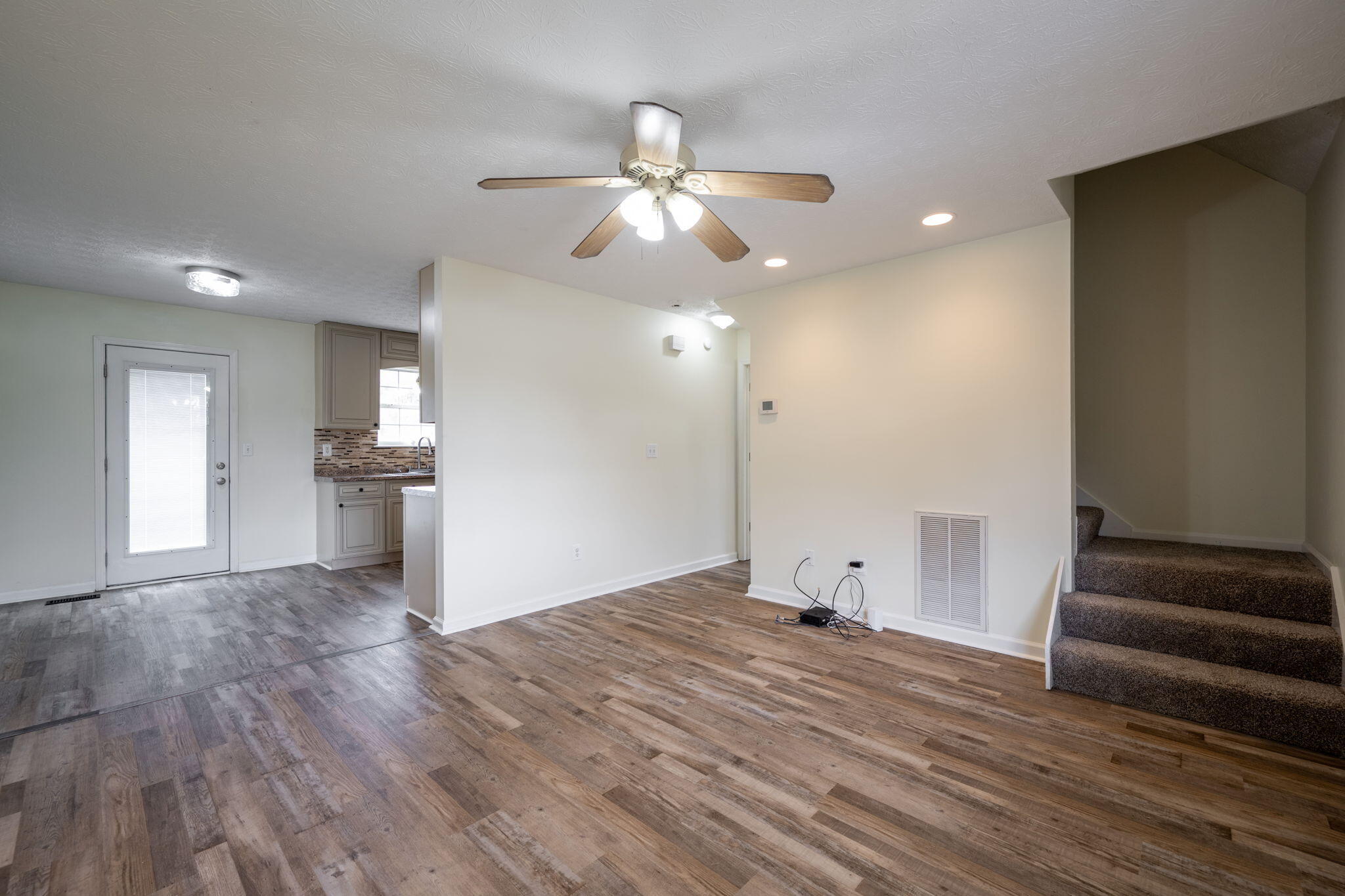 1458 Dustin Drive Dalton, GA 30720 - Photo 12 of 36 LIVING ROOM