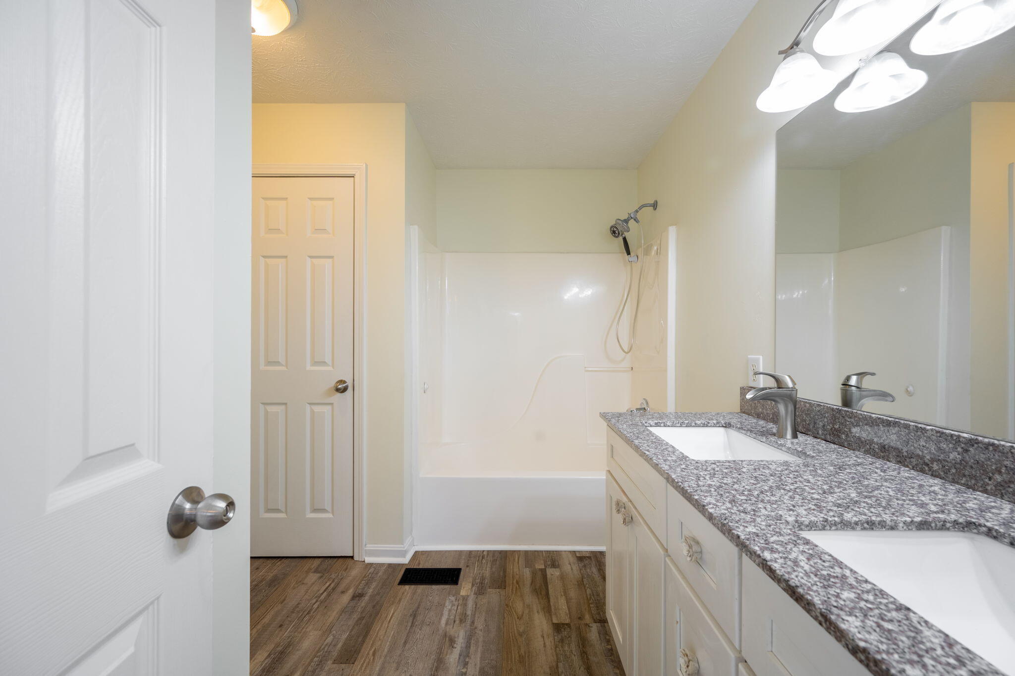 1458 Dustin Drive Dalton, GA 30720 - Photo 25 of 36 BATH