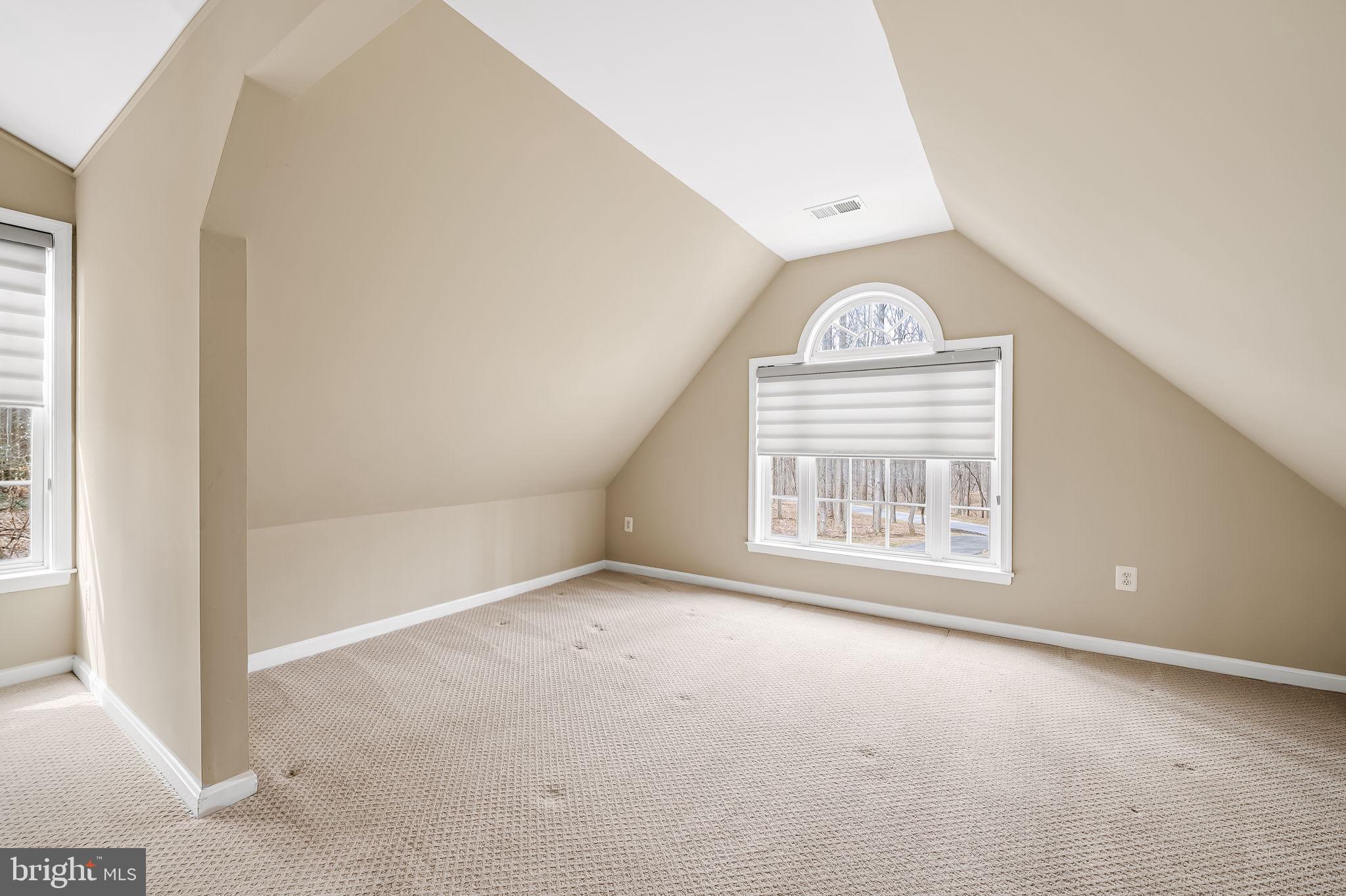 9 Durkee Farm Road Reisterstown, MD 21136 - Photo 39 of 74 Primary sitting room off bedroom