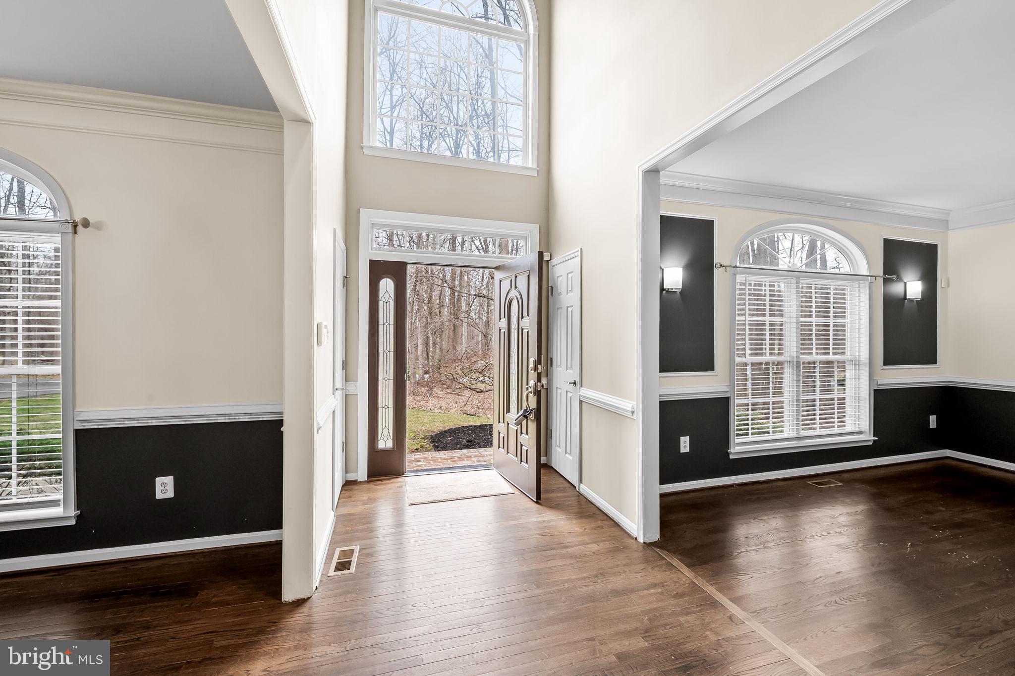 9 Durkee Farm Road Reisterstown, MD 21136 - Photo 6 of 74 Tons of natural light, paladian & transom windows