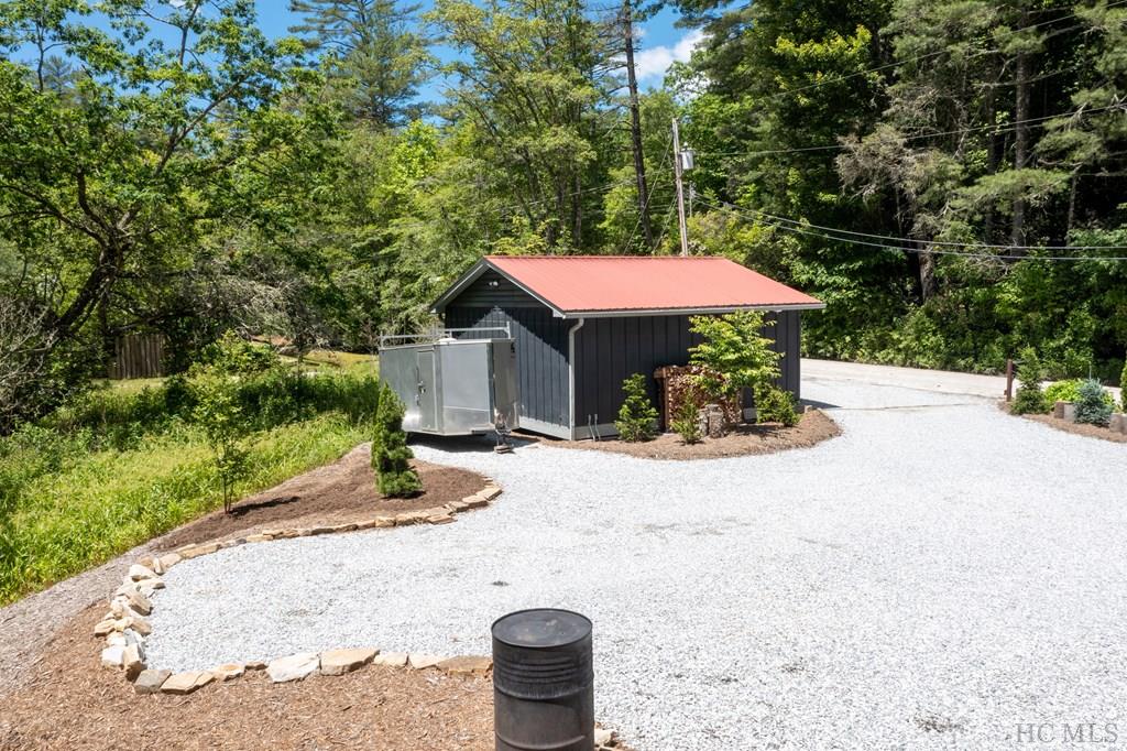 204 Lance Road Cashiers, NC 28717 - Photo 8 of 13 Gallery Image 8