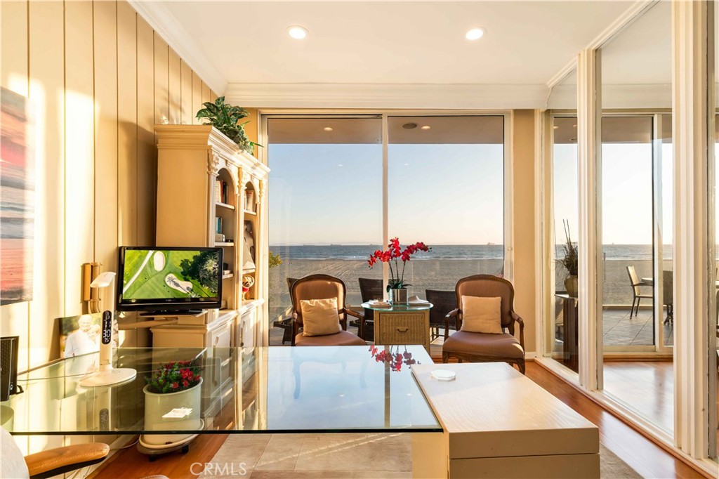 67 Surfside Avenue Surfside, CA 92649 - Photo 28 of 61 Office or flex space | Oceanfront