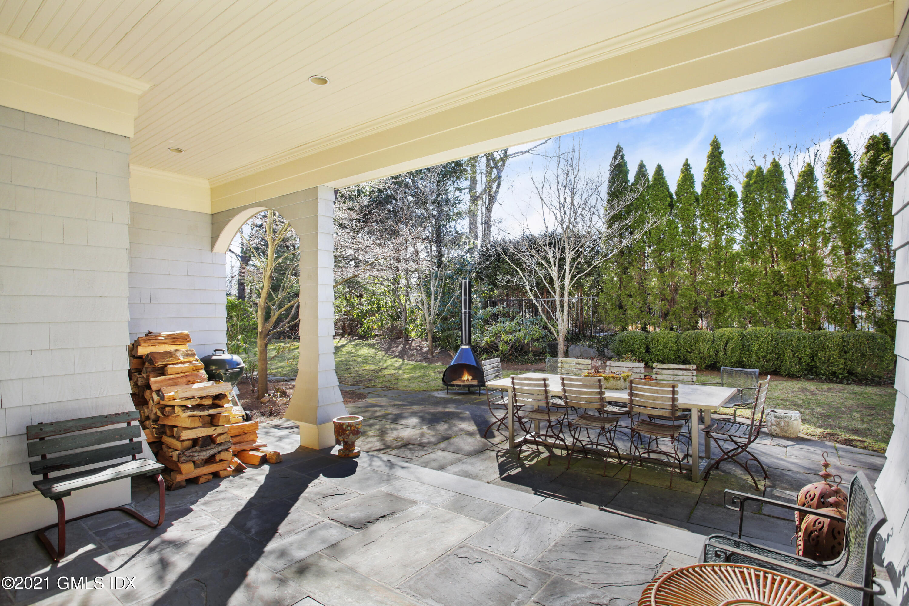 288 Riverside Avenue Riverside, CT 06878 - Photo 29 of 33 a view of a chairs and tables in patio